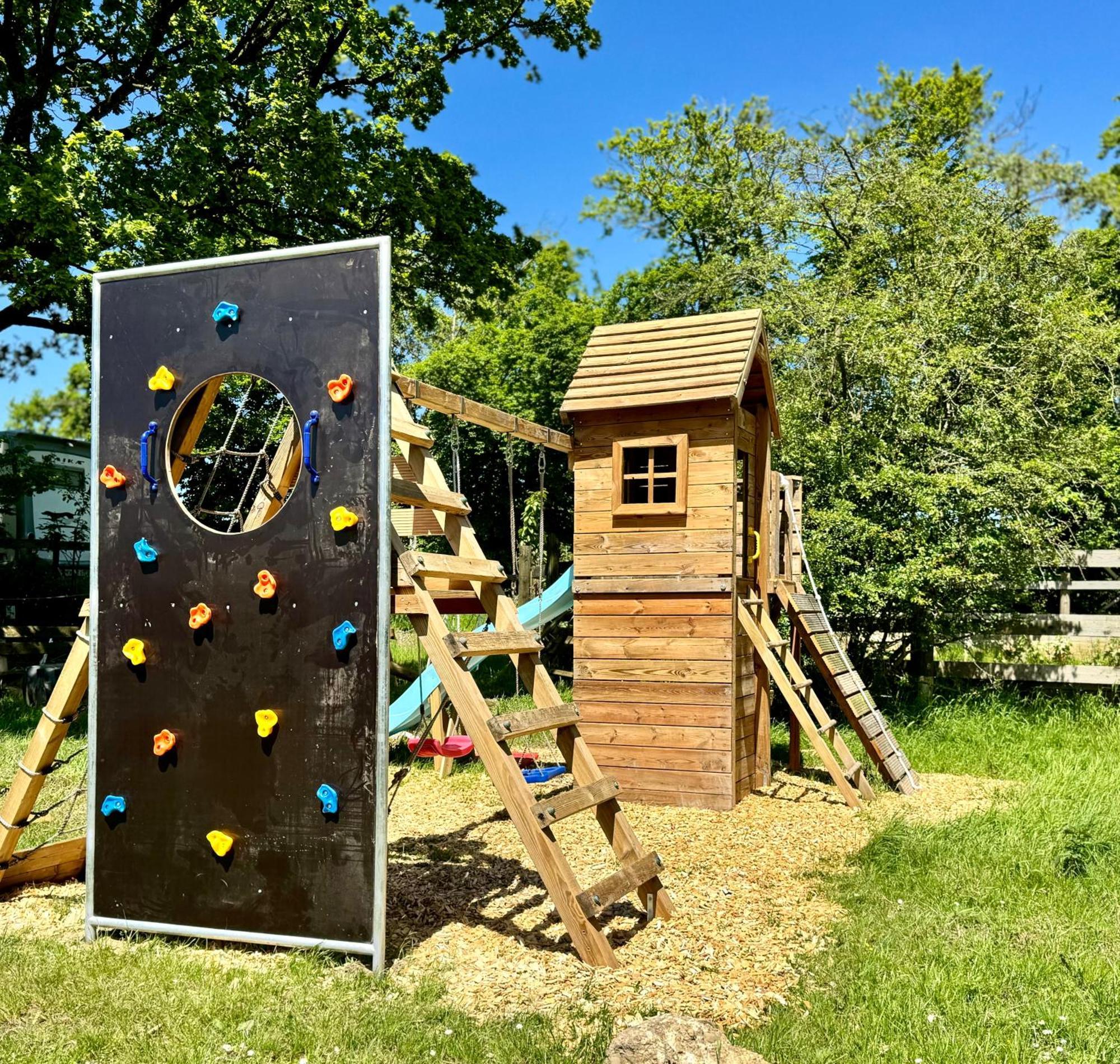 Hof Vierzehnender Im Hohen Venn - 70Qm Fachwerk-Studio - Grosses Wohn-Schlafzimmer Mit Dachterrasse Und Kaminofen - Separate Kueche - Perfekt Fuer Paare - Monschau - Eifel - Hunde Willkommen - Islandpferde Eksteriør billede